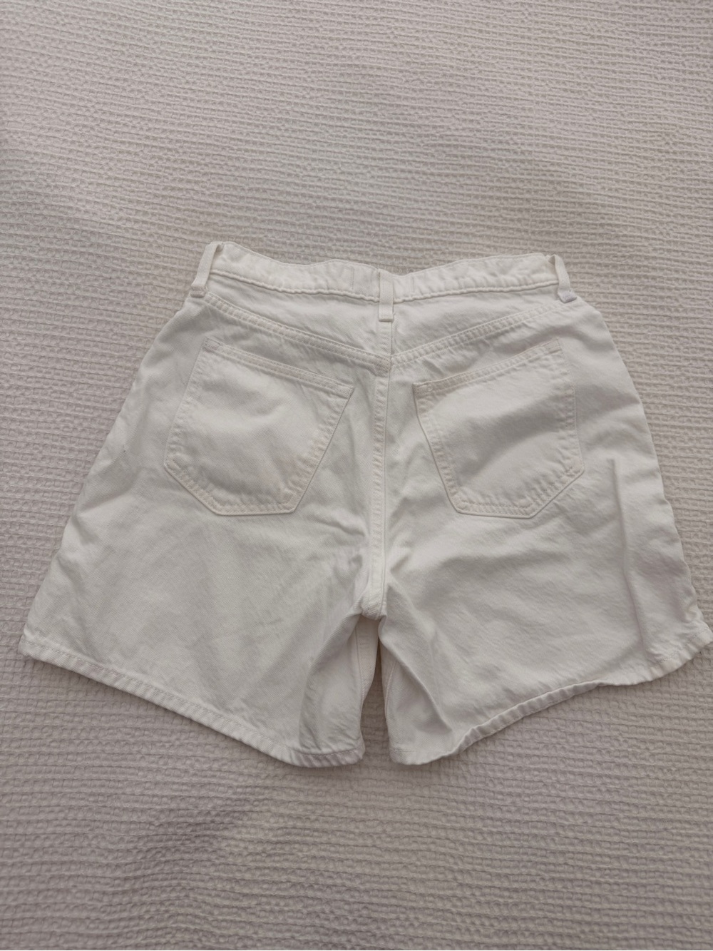 Abercrombie Loose White Denim Shorts Women’s Size 2 - Picture 2 of 3